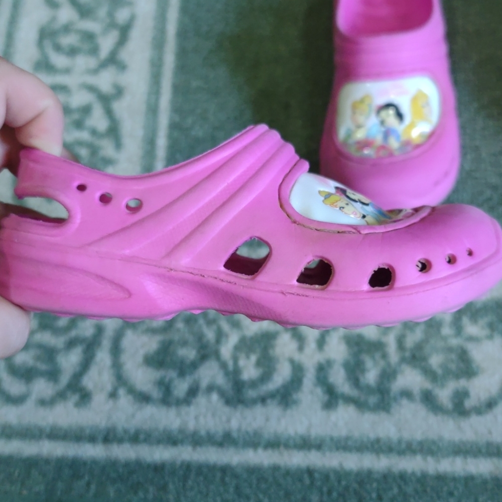 Shoes - Picture 3 of 4